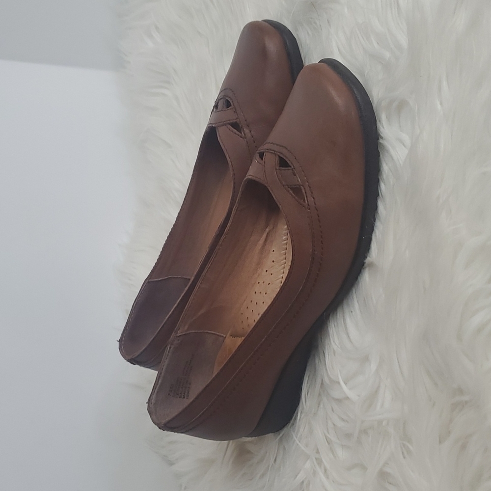 🐞 Strictly Comfort Memory Foam Brown Leather Flats Size 7.5